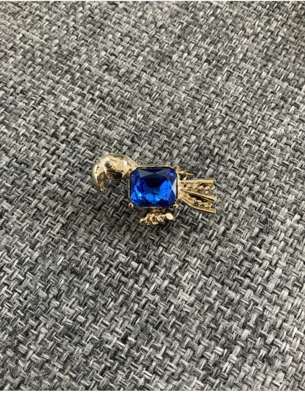 Vintage Blue Belly Rhinestone Figural Parrot/Bird Brooch